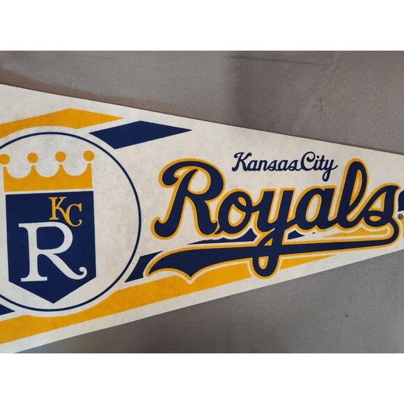 Vintage MLB Kansas City Royals Baseball Felt Pennant 12"x30" - Picture 2 of 4